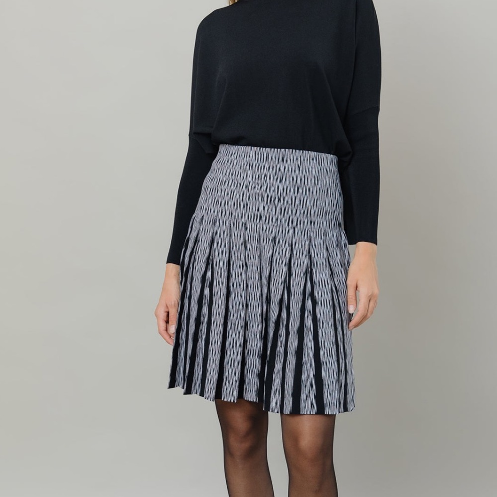 The Infinity Skirt in Space Dye Black / White / 23” size S